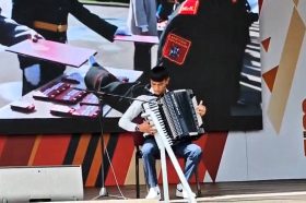 Кадет школы №2057стал первым в кадетско-юнармейском смотре-конкурсе. Фото: скриншот из видео на официальной странице школы №2057 в социальных сетях