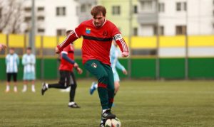 ФК «Коруна» поборются за победу с командой BERKUT в рамках Urban Cup. Фото предоставил капитан ФК «Коруна» Денис Никулин