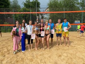 Спортсменки из Внукова стали призерами соревнований по пляжному волейболу. Фото: официальная страница Московской комплексной спортивной школы «Новая Москва» в социальных сетях